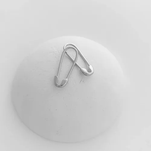 Miniatura 3 de HONEYCAT Mini aros de seguridad en oro, oro rosa o plata Joyería minimalista y delicada