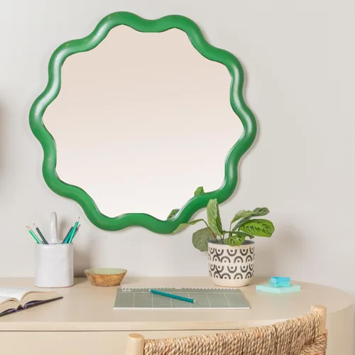 Miniatura 7 de Creative Co-Op Espejo de pared ondulado de madera festoneada, verde