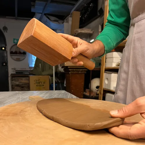 Miniatura 2 de MakeMake Herramientas Mazo de arcilla de madera hecho a mano 20oz Mazo de cerámica Mazo de cerámica