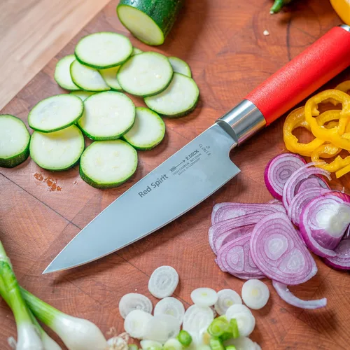 Miniatura 7 de F. DICK - Cuchillo de chef Red Spirit - Cuchillo de cocina con hoja de 5.9'' y 56 HRC - Ideal para cortes precisos - Cuchillo versátil - Certificado
