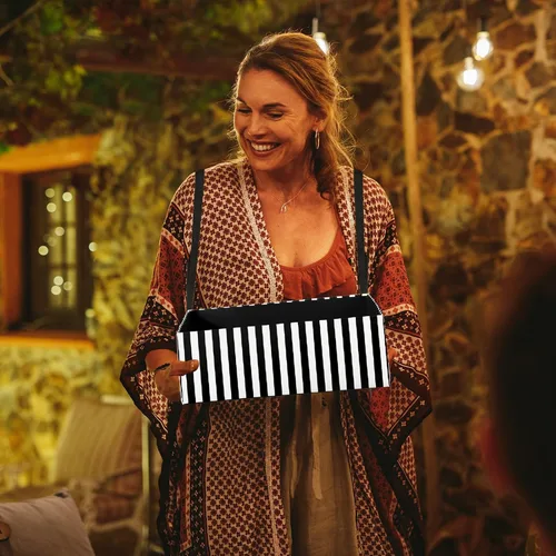 Miniatura 4 de SATINIOR 3 bandejas de aperitivos de noche de películas de Halloween con correa Usherette para aperitivos de palomitas de maíz para fiesta temática