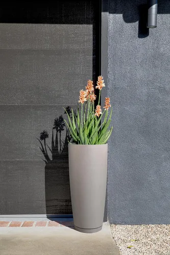 Miniatura 7 de Veradek Mason Series Vega Planter - Maceta redonda alta para interiores o exteriores, porche/patio Hecha de compuesto de plástico y piedra