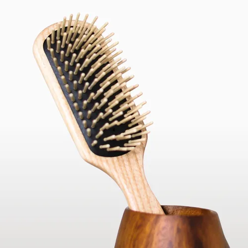 Miniatura 2 de TEK Cepillo rectangular de madera grande con dientes largos y redondeados en madera de fresno natural, ideal para desenredar, peinar y cuidar