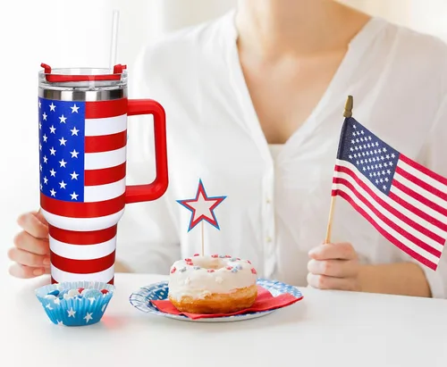 Miniatura 7 de Whaline Vaso patriótico del 4 de julio de 40 oz con asa, pajita y tapa, estrellas y rayas en rojo, azul y bandera de EE. UU., vaso de viaje del día