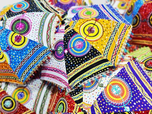 Miniatura 2 de Marubhumi Paraguas de diseño indio hecho a mano de algodón multicolor multicolor bordado Boho paraguas sombrilla (5 unids)