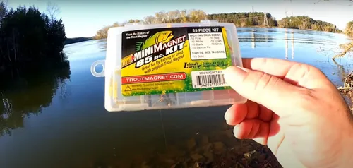 Miniatura 6 de Leland's Lures Trout Magnet - Kit de 85 mini imanes de 85 piezas, incluye 70 cuerpos de larva y 15 ganchos de tamaño 14, para pesca con mosca