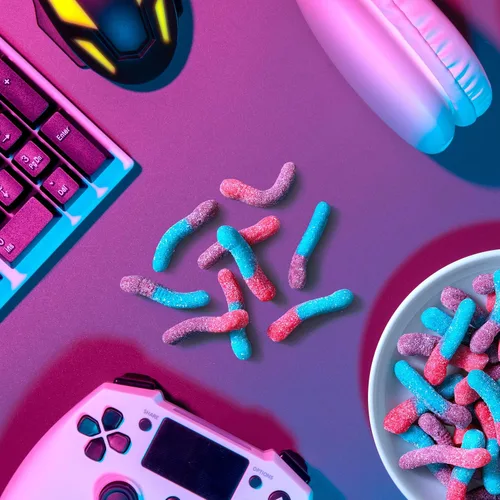 Miniatura 6 de Trolli Sour Brite Crawlers, caramelos, sabor frutos rojos, dulce y ácido, gusanos de goma, 7.2 onzas