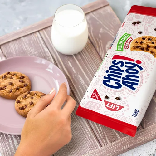 Miniatura 7 de CHIPS AHOY! Galletas masticables sin gluten con chispas de chocolate fudgy, 9.75 oz