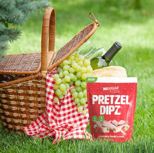 Miniatura 6 de Palitos de pretzel sin azúcar, patatas fritas de pretzel dietético cubiertas de yogur de fresa, dulces, salados, crujientes, perfección crujiente
