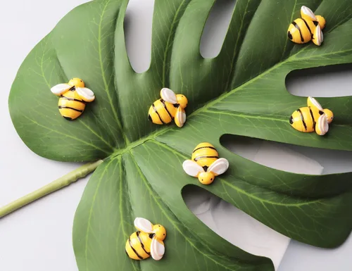 Miniatura 3 de Sowaka 20 piezas de mini adornos de abeja diminutos de resina plana para el cabello, clip de bricolaje, proyectos de arte, suministros de decoración