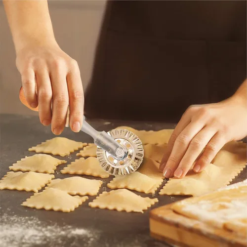 Miniatura 3 de Juego de cortador de sellos y rodillos para pasta, molde de prensa estriado de forma cuadrada redonda con mango de madera para máquina de ravioles