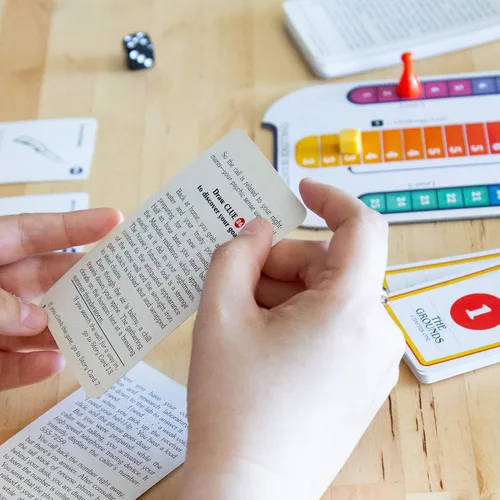 Miniatura 5 de Asmodee Elige tu propia aventura: Juego de mesa Casa del Peligro - Embárcate en un peligroso viaje en esta aventura narrativa cooperativa, Edades