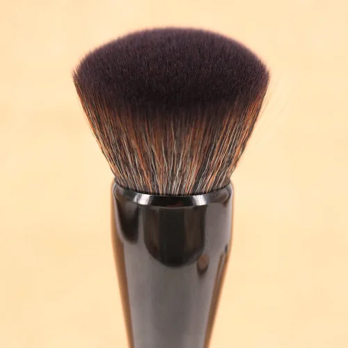 Miniatura 2 de Brocha de maquillaje en ángulo para base de polvo
