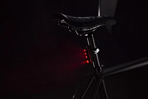 Miniatura 2 de Knog Blinder Road R70 luz recargable con USB trasero