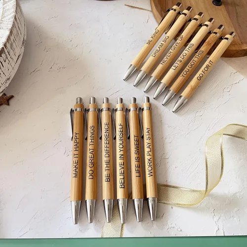 Miniatura 5 de Jxueych Paquete de 12 bolígrafos de bambú con citas inspiradoras motivacionales, bolígrafos retráctiles con tinta negra, 0.039 in, suministros