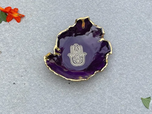 Miniatura 7 de Purple and Gold Hamsa Hand Ring Dish, Handmade Jewelry Holder, Gift for Mom, Daughter, Sister, Bride, Grandmother, Girlfriend, Wife -Stock Photo