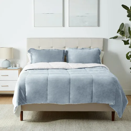 Miniatura 29 de Amazon Basics Juego de ropa de cama de 3 piezas, Sherpa de micromink, ultrasuave, edredón cálido para todas las estaciones, tamaño King, azul Azul
