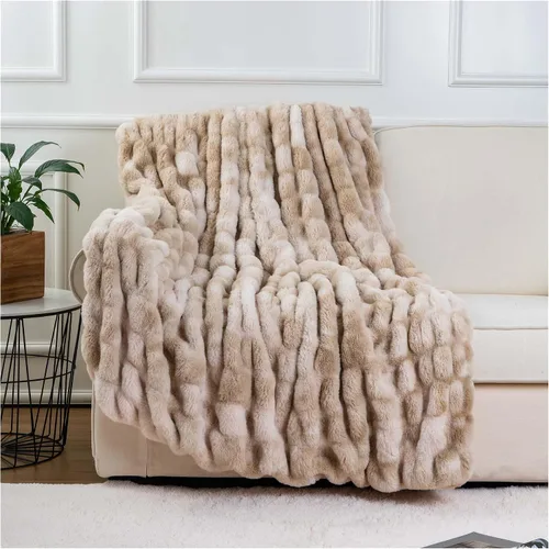 BATTILO HOME Manta de Tiro de Piel Sintética Beige Suave Lujosa Fruncida Difusa Felpa Elegante con Manta de Visón Reversible para Sofá, Silla, Sofá,