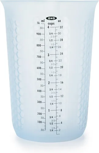 Miniatura 11 de 1 taza de medir de silicón para exprimir y verter, con patrón Stay-Cool, de la marca Oxo Good Grips, Transparente
