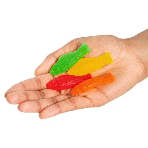 Miniatura 7 de SWEDISH FISH Surtido de dulces suaves y masticables, caramelos a granel, 5 libras