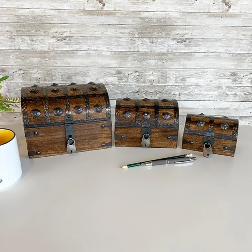 Miniatura 8 de Nautical Cove - Cofre del tesoro pirata hecho a mano para niños, premios y aula con cerradura y llaves de esqueleto – Caja de almacenamiento