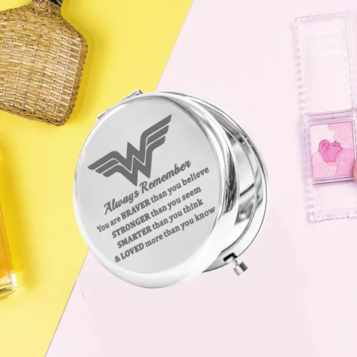 Miniatura 6 de KEYCHIN Espejo de bolsillo Heroine – Regalo para fans de Diana: Más valiente, más fuerte, más inteligente de lo que piensas - Espejo compacto Espejo