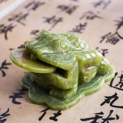 Miniatura 2 de Feng Shui Jade Dinero Rana de dinero de tres patas o estatua de sapo de dinero, decoración de tablero de instrumentos del automóvil que atraen Verde
