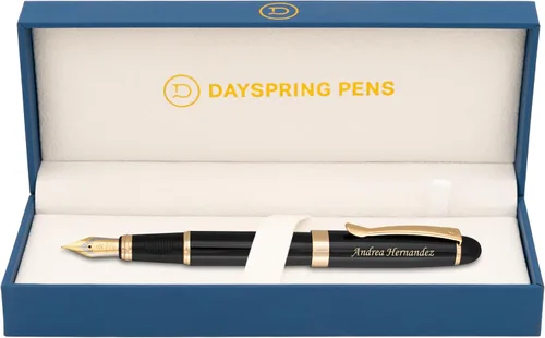 Dayspring Pens Alexandria - Pluma estilográfica negra con borde dorado, punta media, convertidor de tinta y cartuchos de inicio incluidos, grabado