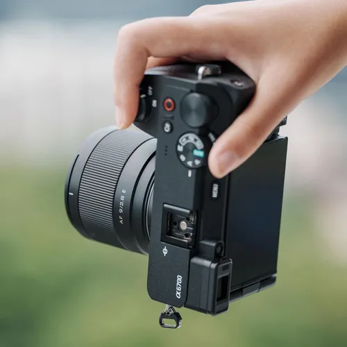 Miniatura 6 de VILTROX Lente F2.8 E de 0.354 in para Sony E, lente de enfoque automático APS-C Prime compatible con cámaras Sony E-Mount ZV-E10 FX30 ZV-E10