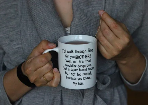 Miniatura 6 de DQG CVT Funny Brother Gifts - Taza de café con texto en inglés "I'd Walk Through Fire For You", taza familiar única, perfecta para cumpleaños