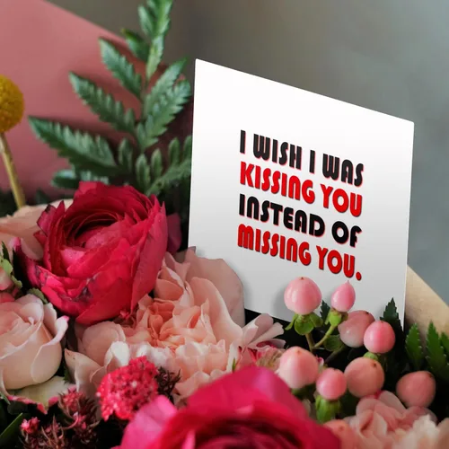 Miniatura 3 de Tarjeta de felicitación - Desearía que te estuviera besando en lugar de extrañarte. El amor es para siempre. - Miss You Quotes