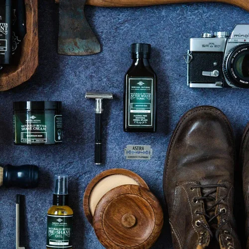 Miniatura 7 de MNSC Old Faithful Naturally Better Pump Shave Cream - Afeitado suave, fórmula hipoalergénica para la piel sensible, piel más suave, evita rasguños