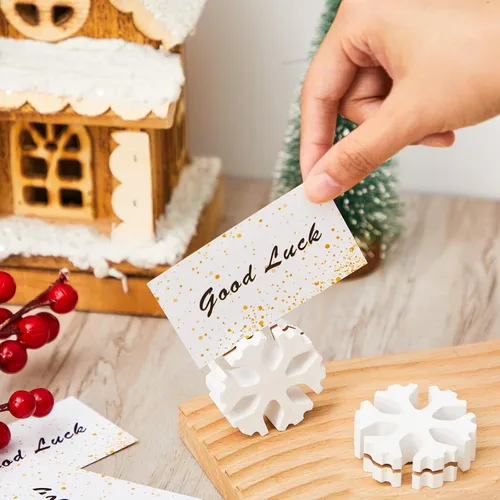Miniatura 5 de Kigley 24 portatarjetas de madera de alce de Navidad de 2.17 pulgadas, soporte para números de mesa de Navidad, 4 estilos, letrero de mesa de madera