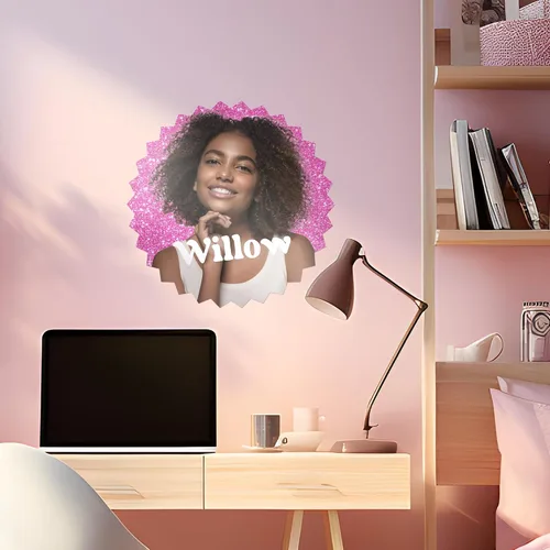 Miniatura 3 de Selfie Wall Decor Famous Pink Doll I Personalize Your Wall Decal para decoración de habitación con tu foto y nombre I Decoración de habitación rosa