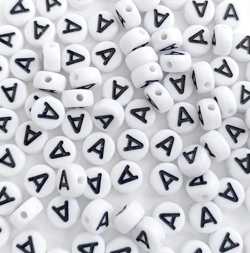 100 cuentas de letra, cuentas redondas blancas acrílicas del alfabeto de 0.157 x 0.276 pulgadas (0.157 x 0.276 in), cuentas vocales de letra A para