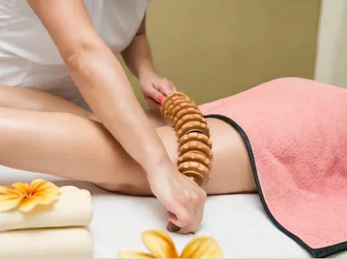 Miniatura 7 de Rodillo de masaje de madera. Diseño curvado para apuntar a diferentes áreas del cuerpo. Alivia la tensión muscular + mejora la circulación + reduce