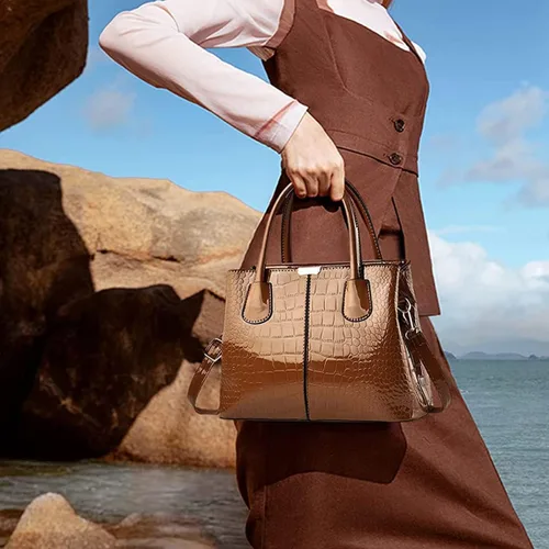 Miniatura 2 de XingChen Bolso de mano y bolso para mujer, de charol, diseño de cocodrilo, con asa superior, cartera