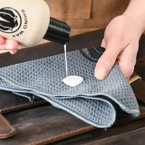 Miniatura 3 de Rhino Wax - Kit completo de limpieza y acondicionamiento de cuero (aceite + acondicionador + limpiador + cera impermeabilizante + cepillos + paños)
