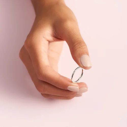 Miniatura 4 de PANDORA Jewelry - Anillo de circonita cúbica simple y brillante en plata de ley Metal Zirconia cúbica