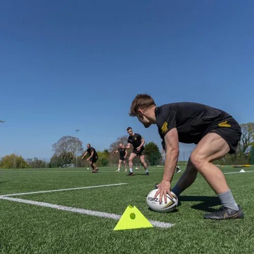 Miniatura 8 de FORZA Jumbo Triangle SuperCones Conos de entrenamiento de fútbol profesional con diseño triangular, ideales para ejercicios de velocidad, agilidad