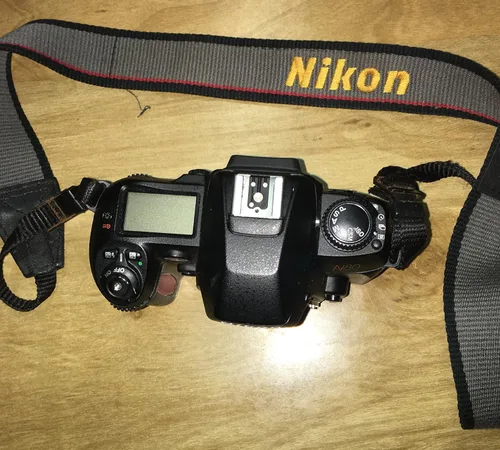 Miniatura 2 de Nikon Cámara de película SLR N80 de 1.378 in (solo cuerpo)