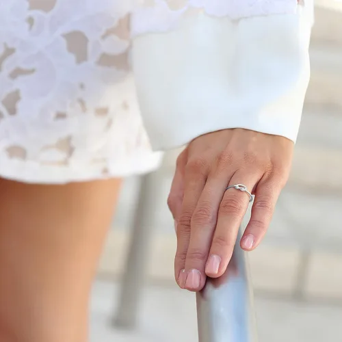 Miniatura 5 de Anillo de oro blanco sólido de 14 quilates de alto pulido liso oro celta nudo de amor anillo de promesa (tamaño 5 a 9)