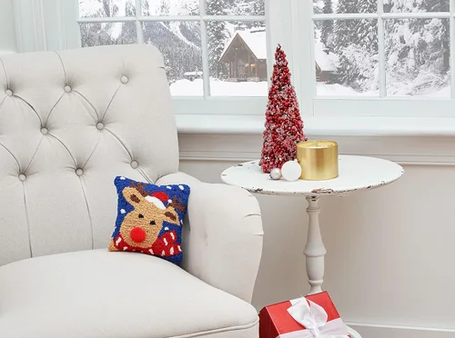 Miniatura 5 de C&F Home Sombrero de Papá Noel con gancho de Navidad pequeña y pequeña almohada decorativa de 8 x 8 pulgadas, Navidad, vacaciones de invierno, copos
