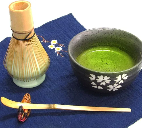 Miniatura 7 de Artcome Juego de té Matcha japonés, batidor Matcha, cuchara tradicional, tazón Matcha, bandeja de bambú negro, soporte de batidor de cerámica