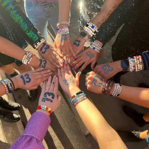 Miniatura 4 de Gpurplebud 4Pcs Taylor Bracelets Eras Tour Outfits Swiftie Lover 1989 Reputation Speak now Fearless Midnight Taylor Outfit Friendship Music Gifts