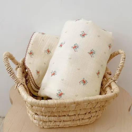 Miniatura 29 de BuLuTu Manta de 4 capas para niños pequeños, 100% algodón muselina, mantas de cama para niños, niñas, niños, con bonito patrón de flores de hibisco