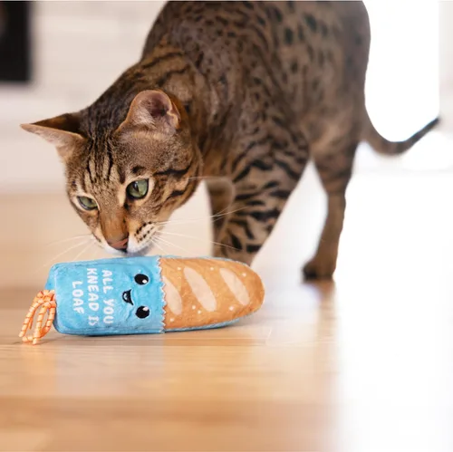 Miniatura 7 de Catstages - Juguete Loaf Kicker con hierba gatera y malla dental, forma de pan, juguete de felpa y cinta para gatos para patear, lanzar y limpieza