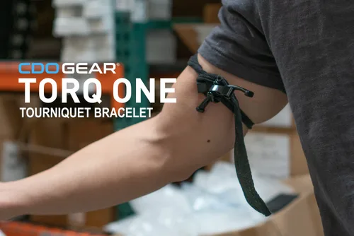 Miniatura 5 de TORQ ONE® Pulsera de torniquete Se pliega en un torniquete de estilo tatical completo transporte diario Se fija a llavero/trabilla