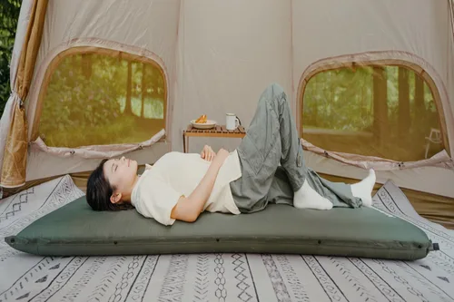 Miniatura 3 de Naturehike Colchoneta de dormir autoinflable de espuma ultra gruesa de 4 pulgadas, R9.5 con tela 75D, colchón de aire para las 4 estaciones