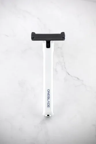 Miniatura 3 de OneBlade Maquinilla de afeitar Core Safety para cabello fino, incluye soporte y 10 repuestos de cuchillas de plumas japonesas de primera calidad